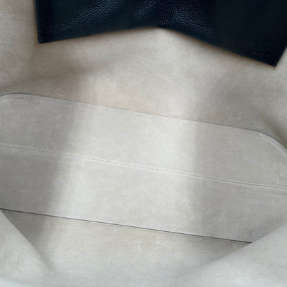 Shopper J&M Davidson