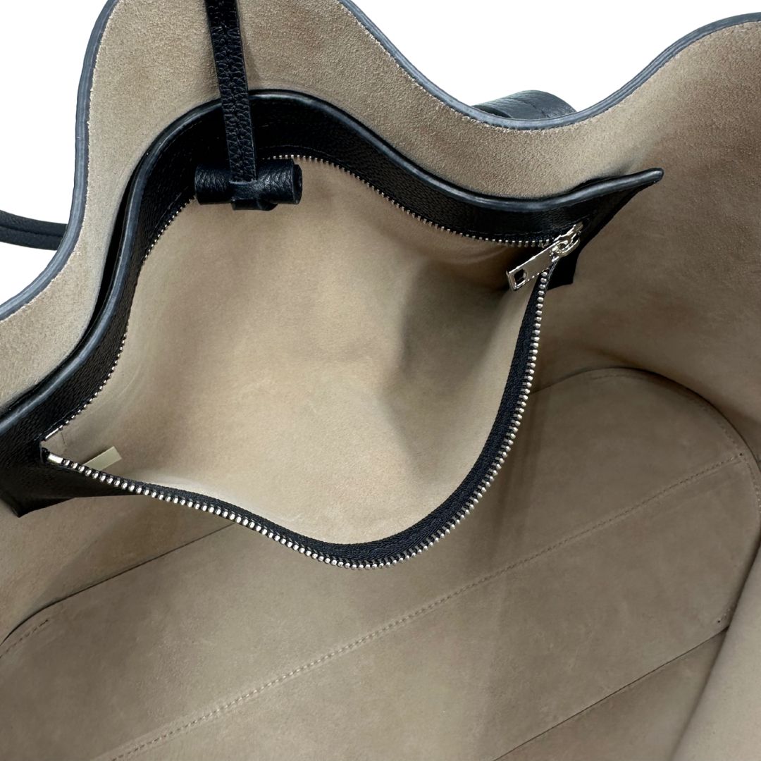 Shopper J&M Davidson