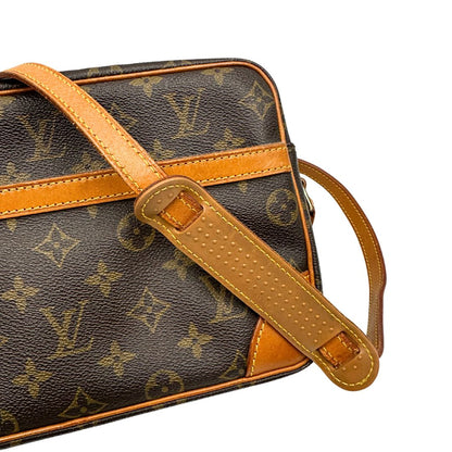 tracolla Borsa Louis Vuitton in canvas marrone monogram con finiture in vacchetta naturale e parti metalliche dorate; munita di una tracolla regolabile, di lusso, originale, ottime condizioni. 