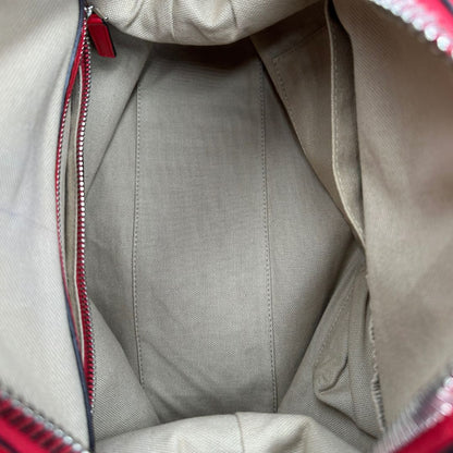 interno Borsa Nightingale Givenchy in pelle rossa con parti metalliche argentate; munita di doppi manici e una tracolla amovibile e regolabile, di lusso, originale, ottime condizioni. 