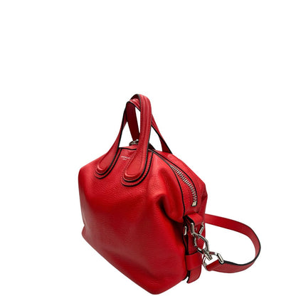 lato Borsa Nightingale Givenchy in pelle rossa con parti metalliche argentate; munita di doppi manici e una tracolla amovibile e regolabile, di lusso, originale, ottime condizioni. 