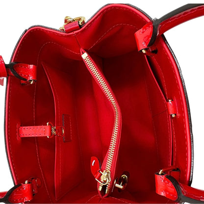 interno Borsa Louis Vuitton in pelle vernis monogram rossa con parti metalliche dorate; munita di doppi manici stondati, una tracolla amovibile e una clochette portachiavi. Completa di corredo, di lusso, originale, ottime condizioni, usata. 