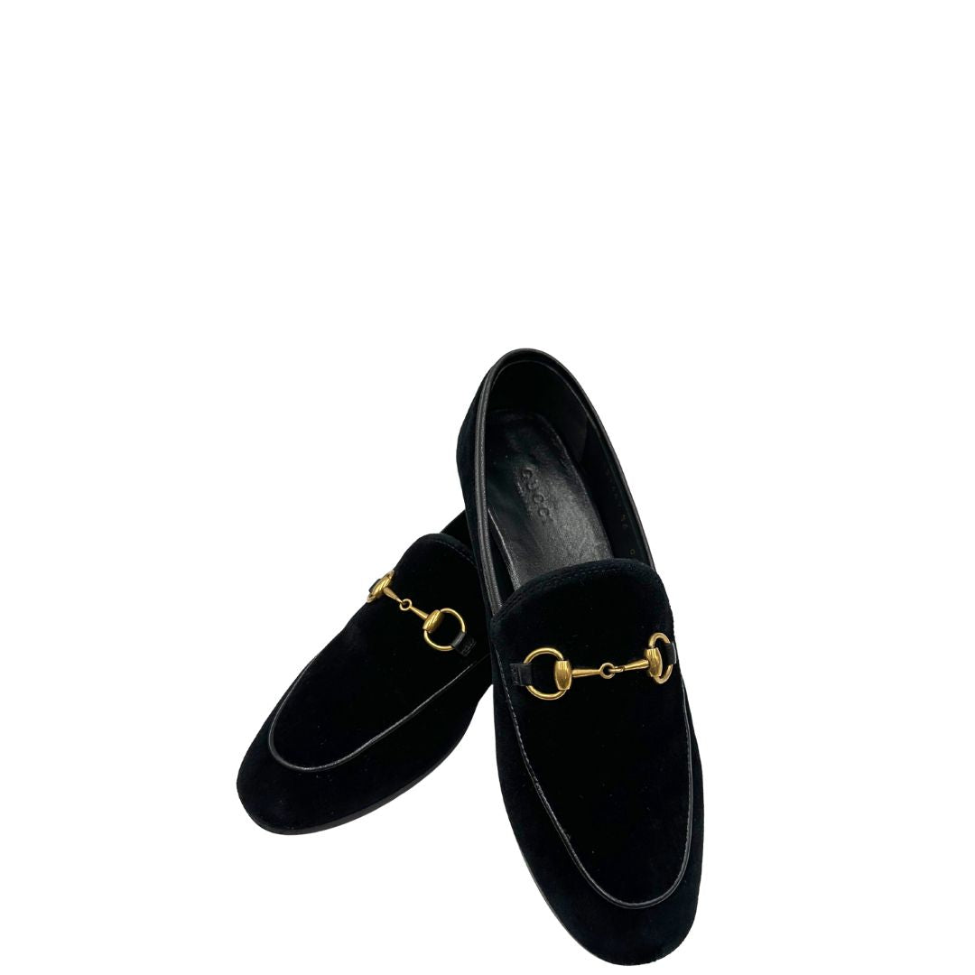 Mocassini Gucci in velluto nero con dettaglio Horsebit dorato. Completi di corredo, di lusso, originale, usata.