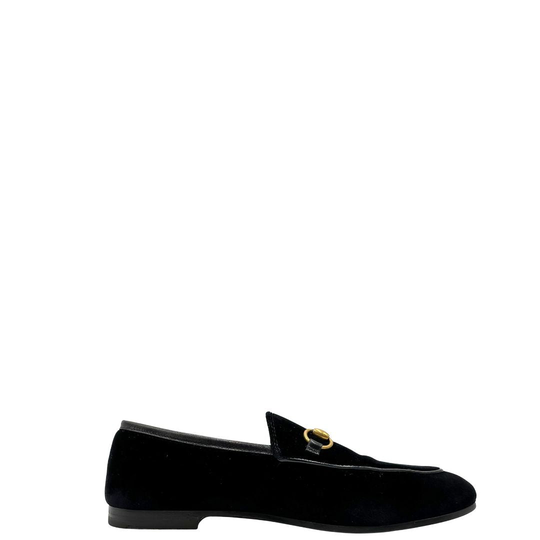 Mocassini Gucci in velluto nero con dettaglio Horsebit dorato. Completi di corredo, di lusso, originale, usata.