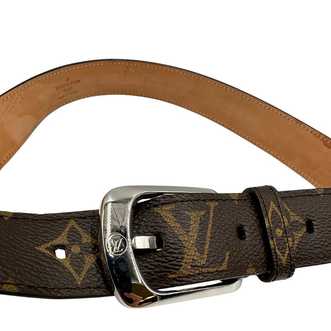 Cintura LV in canvas monogrammato con parti metalliche argentate. Completa di scatola, di lusso, originale, ottime condizioni.