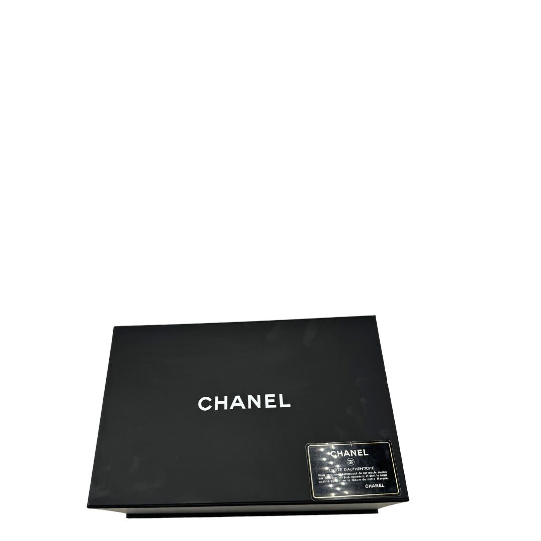 Scatola e card di autenticità.