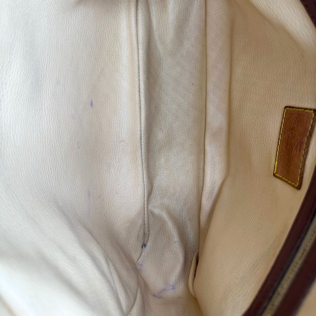 interno Borsa Etro in canvas trama Paisley con finiture in pelle color cammello e parti metalliche dorate; munita di una tracolla in tessuto regolabile, di lusso, originale, ottime condizioni.