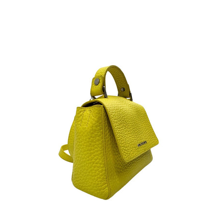 lato Borsa Orciani in pelle martellata gialla con parti metalliche argentate; munita di un manico singolo e una tracolla amovibile e regolabile, di lusso, originale, ottime condizioni. 