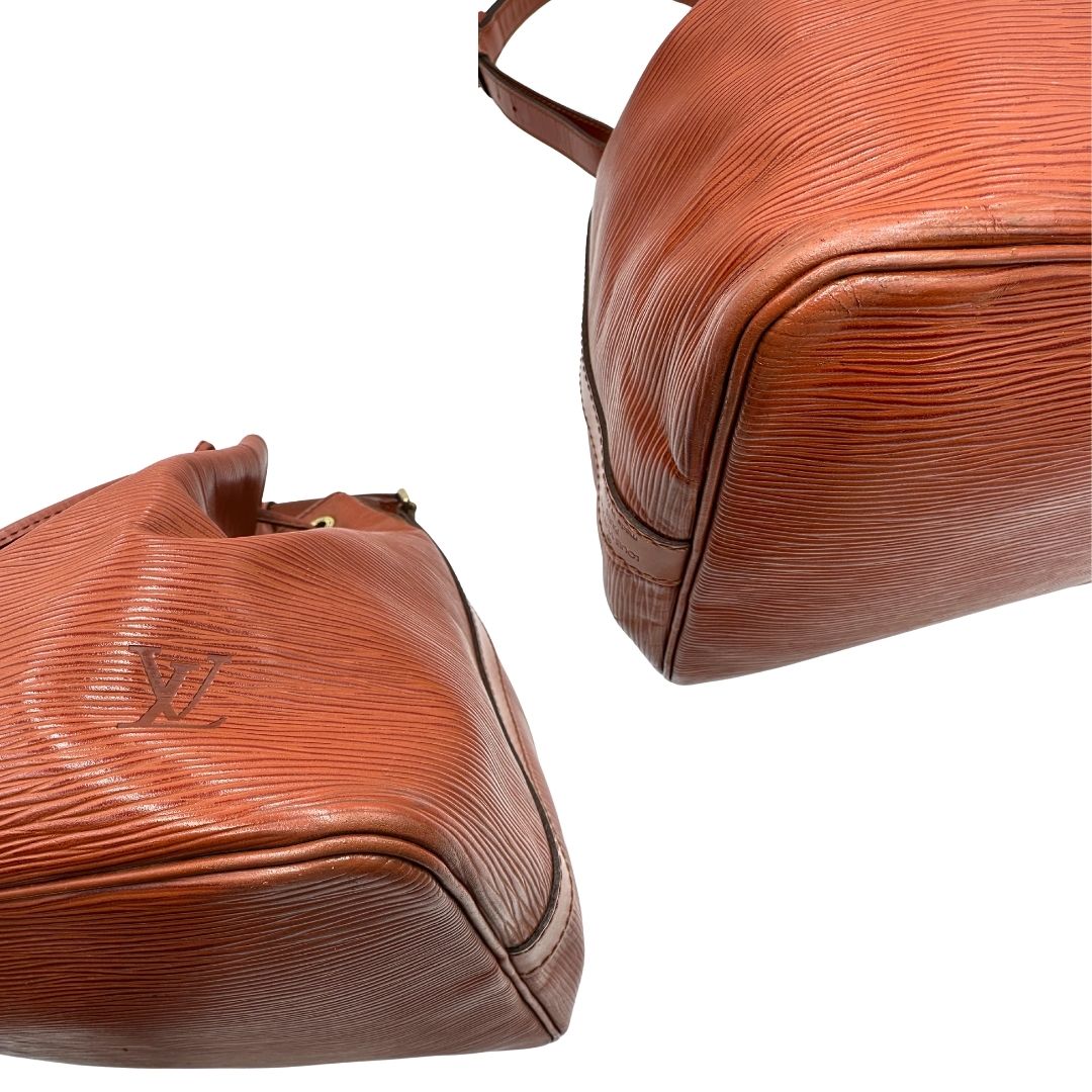 angoli  Secchiello Noé Louis Vuitton in pelle Epi cognac con parti metalliche dorate e manico regolabile con fibbia 