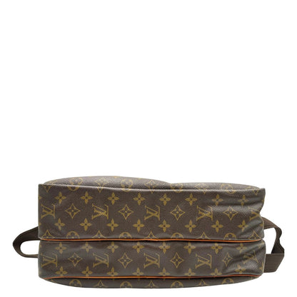 Base di una Borsa LV in canvas marrone monogram con finiture in vacchetta naturale e metalleria dorata, munita di una tracolla in tessuto regolabile. Completa di dustbag, lucchetti e chiavi. Originale, usata, di lusso, in ottime condizioni