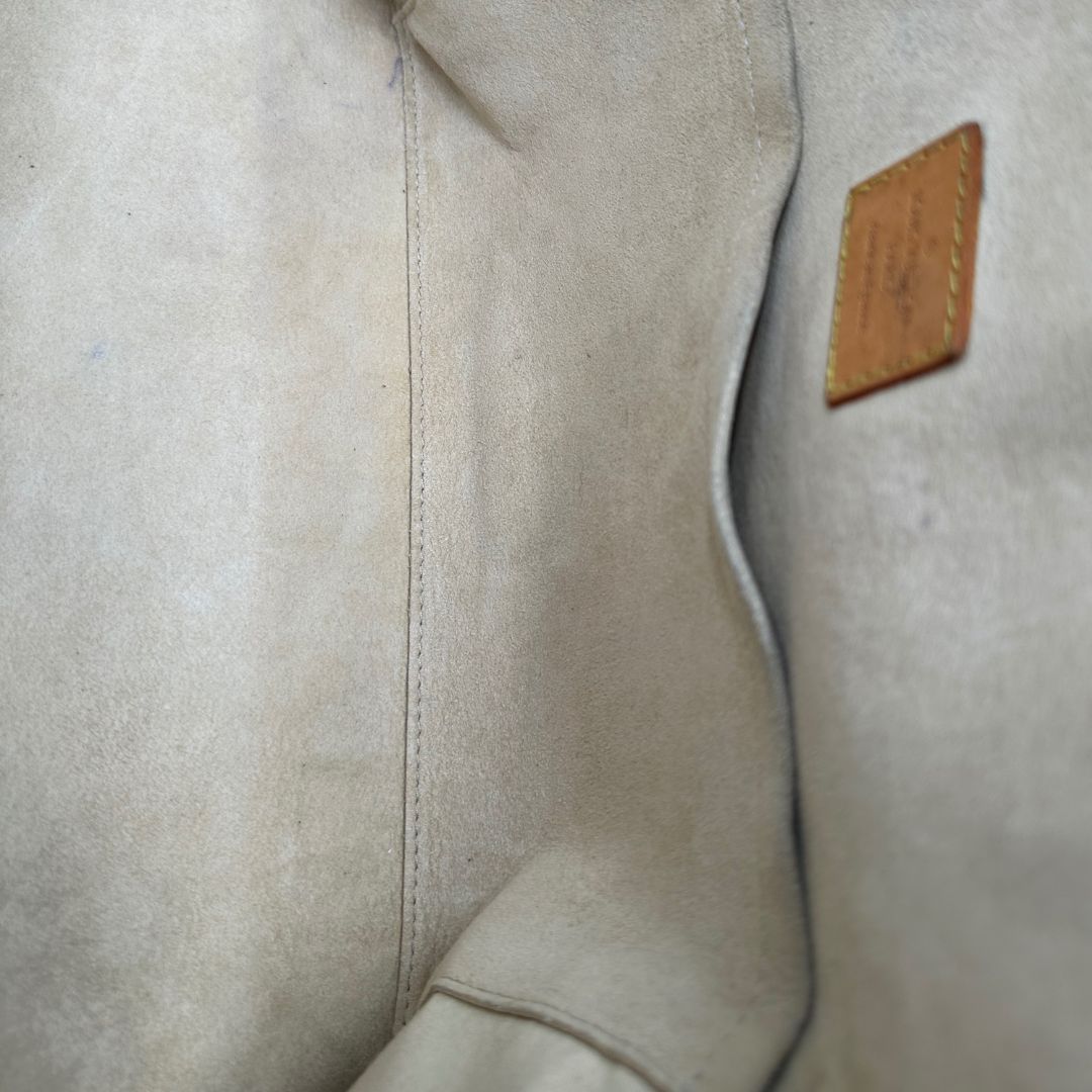 interno  Borsa Louis Vuitton in canvas marrone monogram con finiture in vacchetta naturale e parti metalliche dorate; munita di doppi manici, di lusso, originale, ottime condizioni.