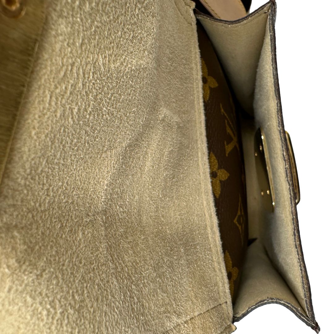 interno  Borsa Louis Vuitton in canvas marrone monogram con finiture in vacchetta naturale e parti metalliche dorate; munita di doppi manici, di lusso, originale, ottime condizioni.