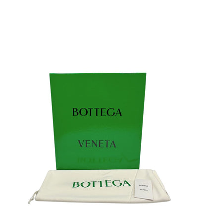 Stivali Bottega Veneta in pelle nera con punta arrotondata e suola chunky in gomma. Completi di corredo, di lusso, originale, ottime condizioni, usate.