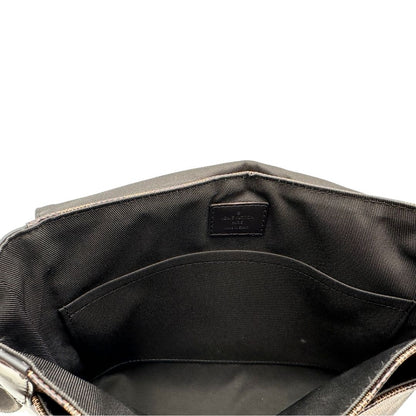 interno Borsa Louis Vuitton in canvas Damier Ébène marrone con parti metalliche dorate e finiture in pelle testa di moro; munita di una tracolla in tessuto regolabile. Completa di scatola, di lusso, originale, usata. 