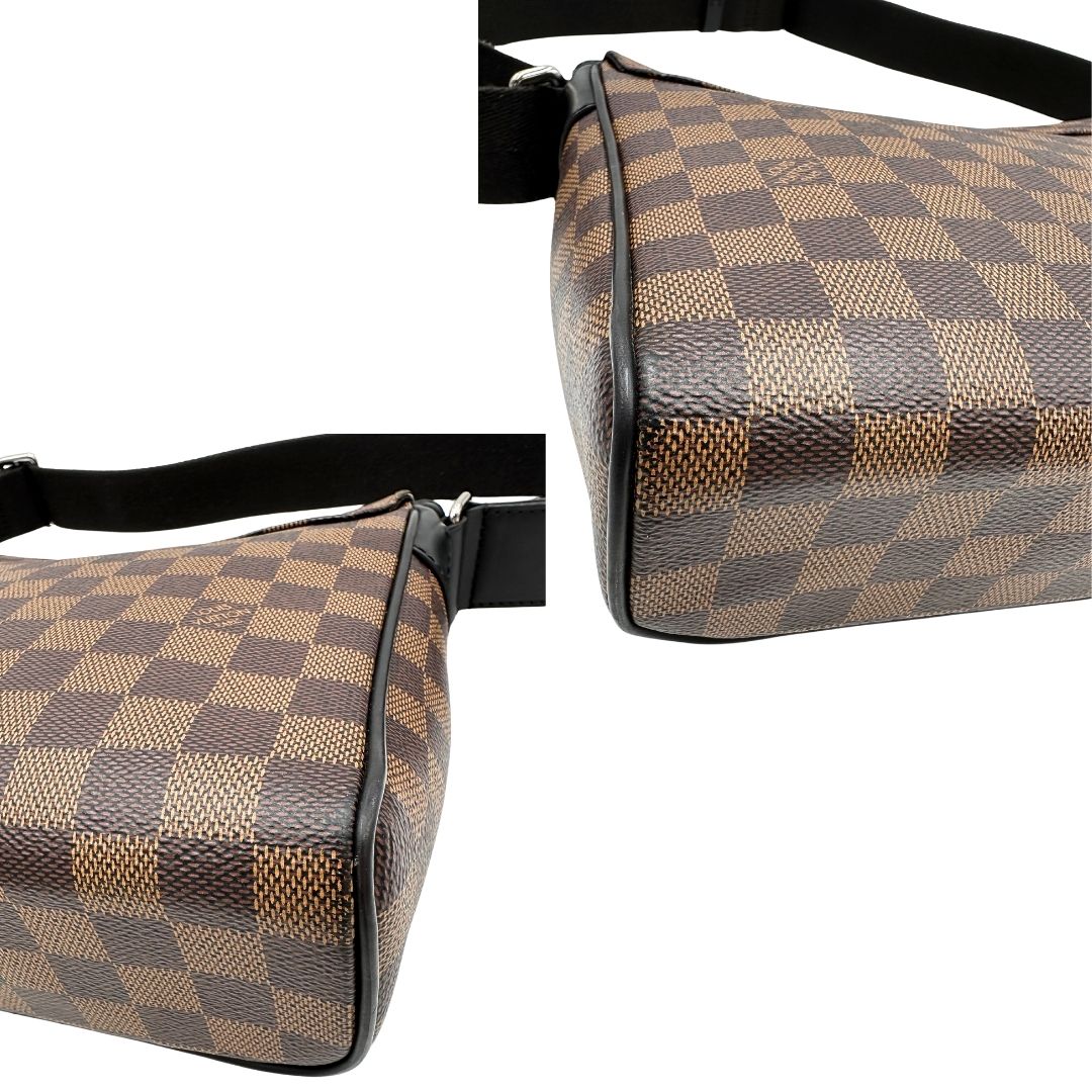 angoli Borsa Louis Vuitton in canvas Damier Ébène marrone con parti metalliche dorate e finiture in pelle testa di moro; munita di una tracolla in tessuto regolabile. Completa di scatola, di lusso, originale, usata.