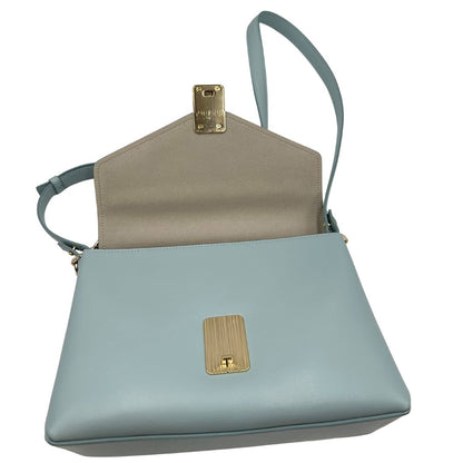 interno Borsa Furla in pelle celeste con parti metalliche dorate; munita di un manico in catena e una tracolla regolabile. Completa di dustbag, di lusso, usata. 