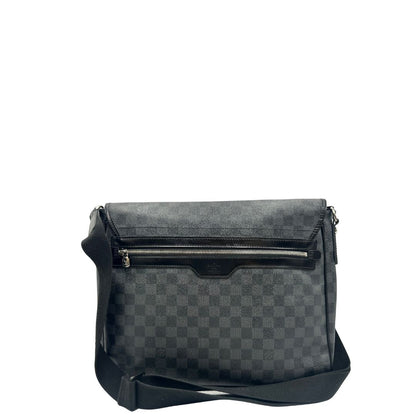 retro Borsa Louis Vuitton in canvas Damier Graphite con parti metalliche argentate e finiture in pelle nera; munita di una tracolla in tessuto regolabile, di lusso, usata, originale. 