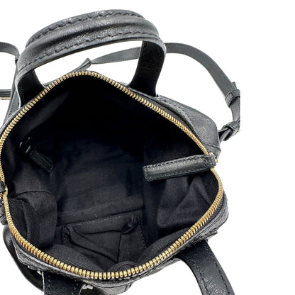 interno Borsa Nightingale Givenchy in pelle nera con parti metalliche dorate; munita di doppi manici e una tracolla amovibile e regolabile. Completa di dustbag, di lusso, originale, ottime condizioni. 