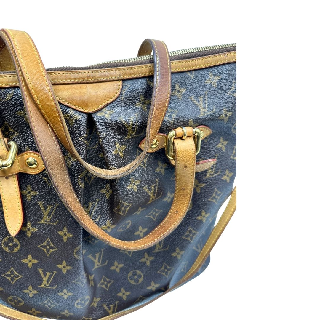 Manici di una Borsa Palermo GM Louis Vuitton in canvas marrone monogram con finiture in vacchetta naturale e parti metalliche dorate. Originale, usato, di lusso, in ottime condizioni.