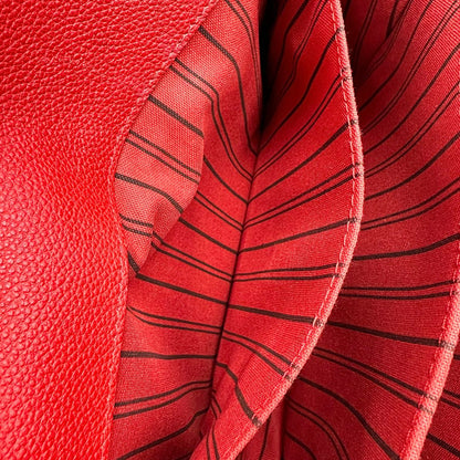 interno Borsa Louis Vuitton Métis in pelle martellata rossa con trama monogram e parti metalliche dorate. Munita di un manico singolo e una tracolla regolabile e amovibile. Completa di corredo, di lusso, originale, ottime condizioni, usata. 