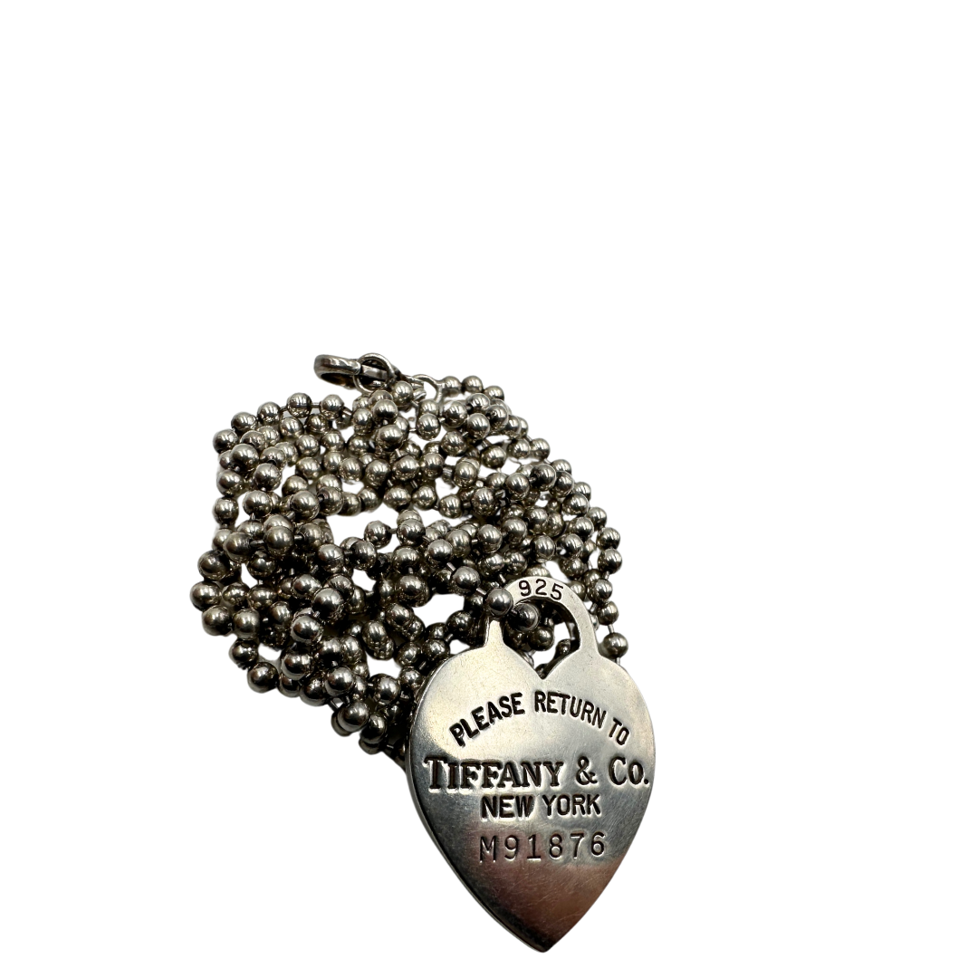 Collana Tiffany&Co. della collezione Return To Tiffany in argento 925 con ciondolo cuore. Originale, usata, di lusso, in ottime condizioni.