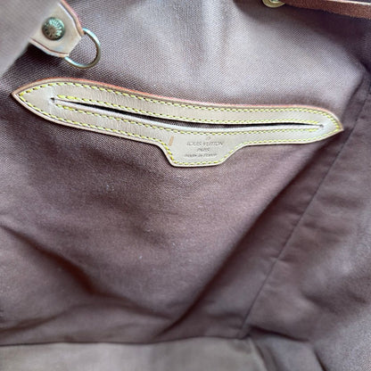 interno Zaino LV in canvas marrone monogram con finiture in vacchetta naturale e parti metalliche dorate; munito di due bretelle in tessuto tono su tono. Completo di dustbag, di lusso, originale, ottime condizioni. 