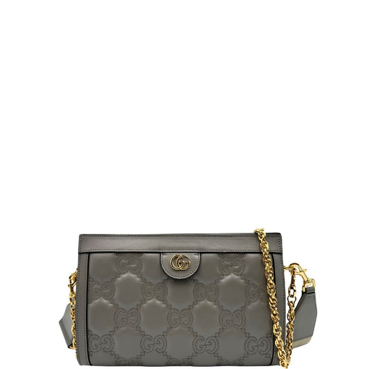 front  Borsa Gucci in pelle matelassè grigia GG con parti metalliche dorate; munita di una tracolla in catena amovibile e una tracolla in tessuto e pelle amovibile e regolabile. Completa di dustbag, di lusso, eccellenti condizioni, usata, originale. 