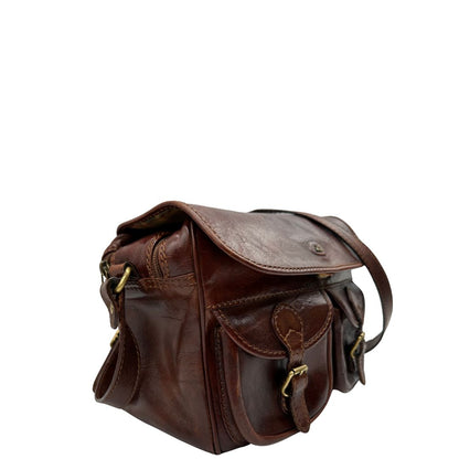 lato Borsa The Bridge in pelle marrone con parti metalliche dorate; munita di una tracolla regolabile. Completa di dustbag, di lusso, originale, ottime condizioni.