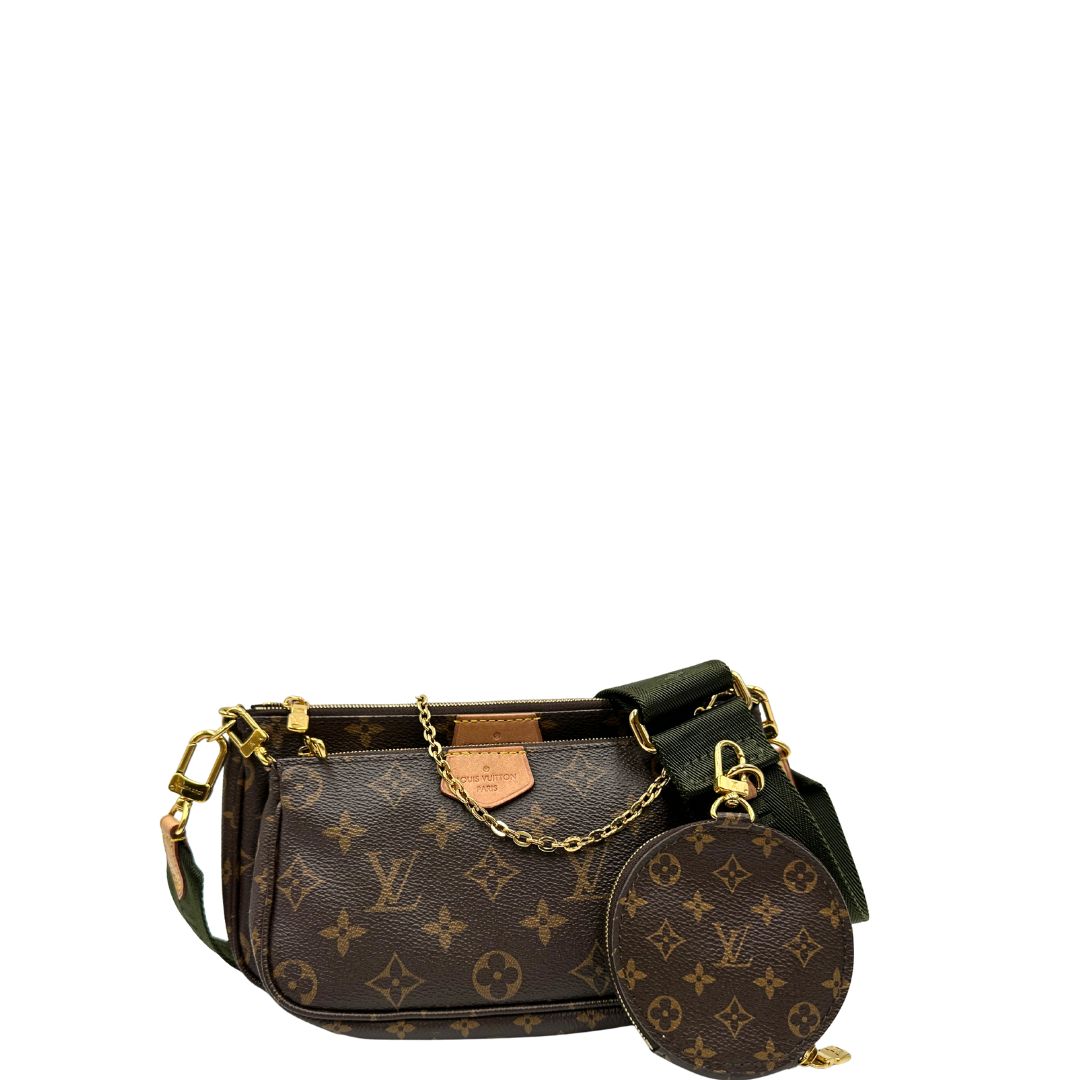 front  Multi Pochette Accessoires Louis Vuitton in canvas marrone monogram con dettagli in vacchetta naturale, manico in catena dorata e tracolla in tessuto Jacquard verde kaki. Dotata del classico mini portamonete rotondo, rimovibile. Full set, di lusso, originale, ottime condizioni 