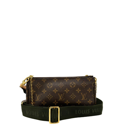 retro Multi Pochette Accessoires Louis Vuitton in canvas marrone monogram con dettagli in vacchetta naturale, manico in catena dorata e tracolla in tessuto Jacquard verde kaki. Dotata del classico mini portamonete rotondo, rimovibile. Full set, di lusso, originale, ottime condizioni  