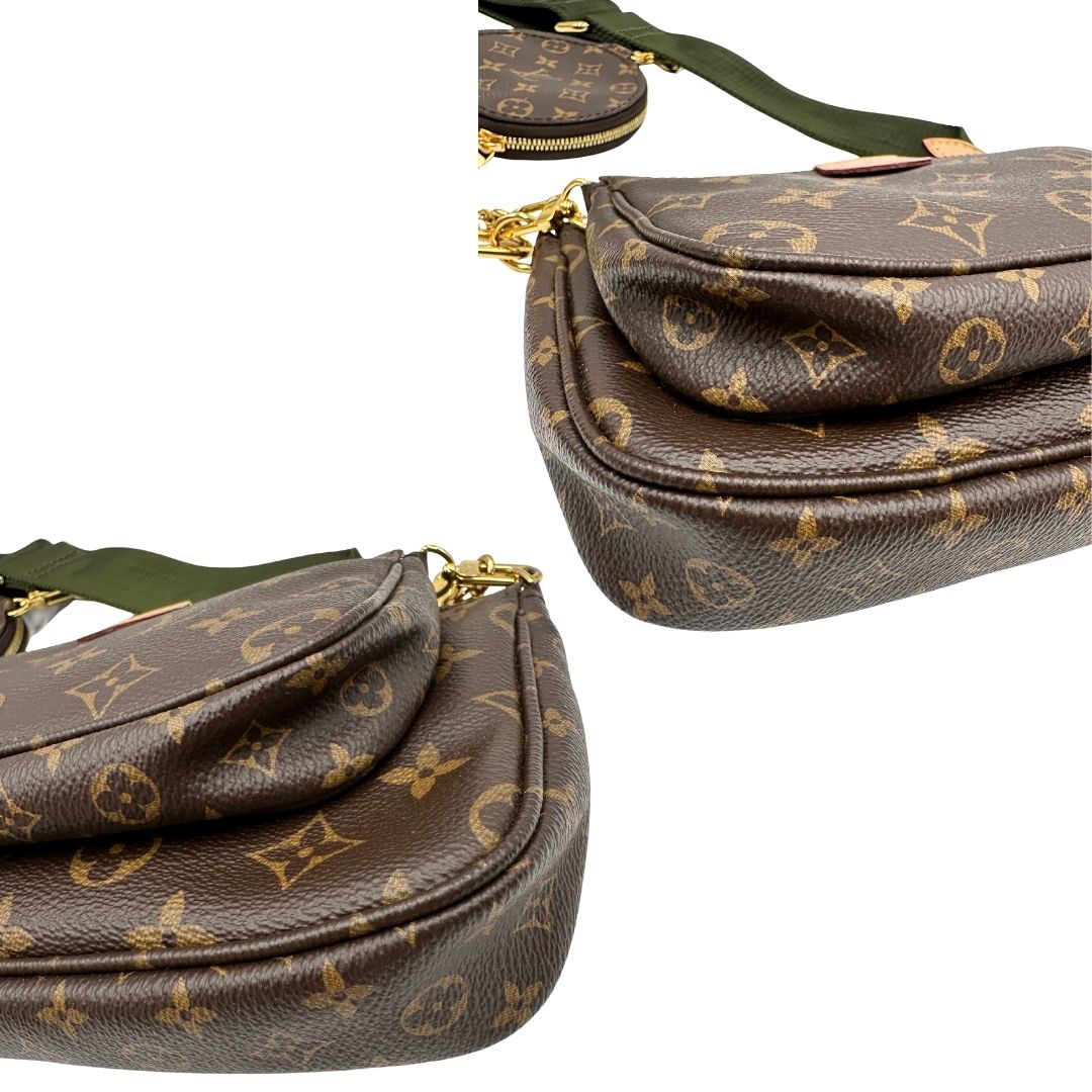 Multi Pochette Accessoires Louis Vuitton in canvas marrone monogram con dettagli in vacchetta naturale, manico in catena dorata e tracolla in tessuto Jacquard verde kaki. Dotata del classico mini portamonete rotondo, rimovibile. Full set, di lusso, originale, ottime condizioni ANGOLI 