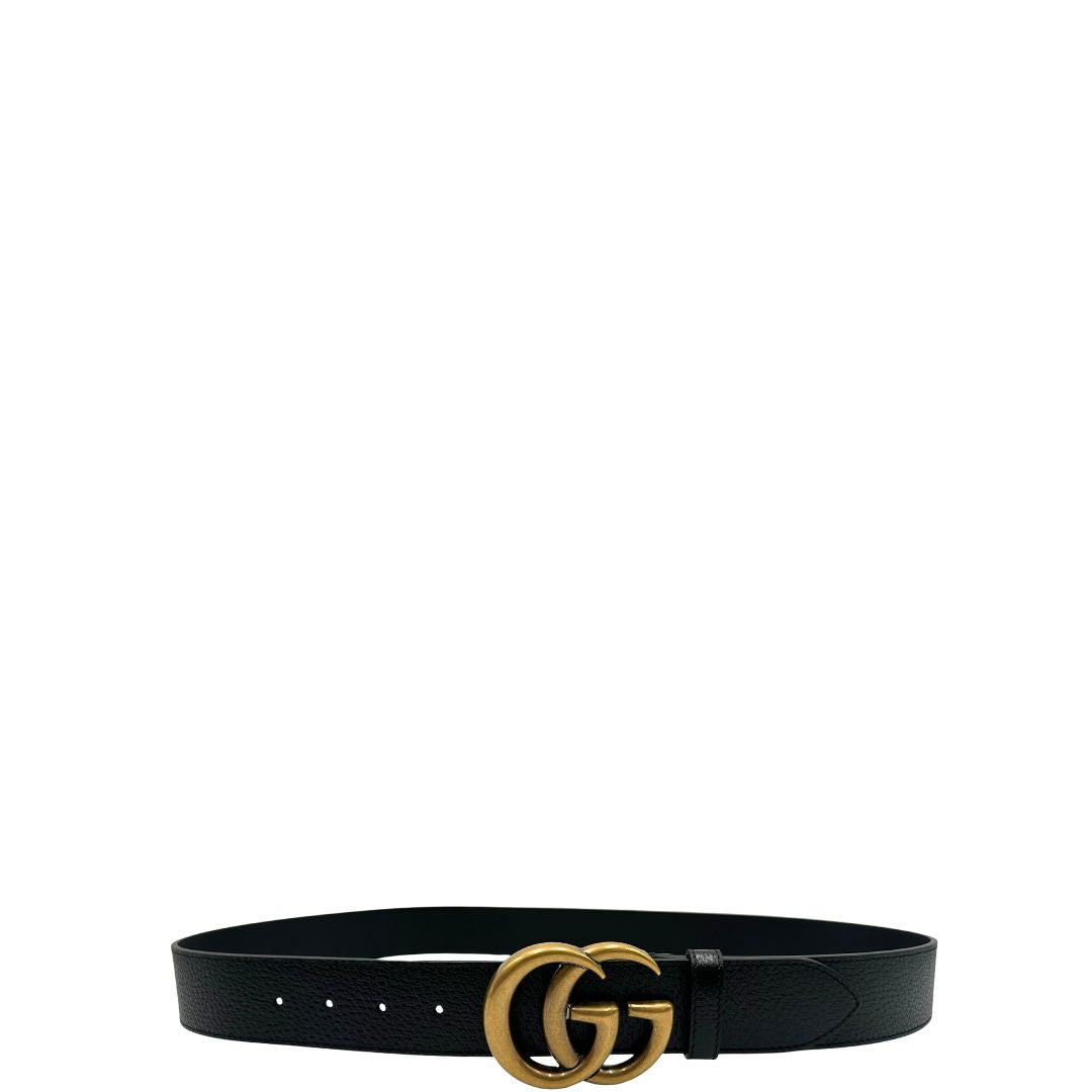 Cintura Gucci Marmont in pelle nera, impreziosita da fibbia GG in metallo dorato. Completa di dustbag e scatola logata, di lusso, originale, ottime condizioni, usata.