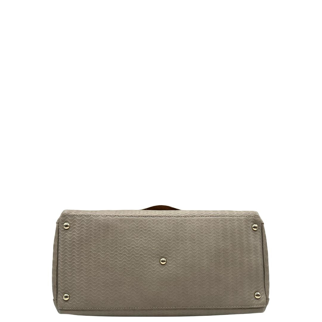 base Borsa Zanellato in pelle trama blandine grigio chiaro con parti metalliche argentate; munita di un manico singolo e una tracolla amovibile e regolabile, di lusso, originale, ottime condizioni. 