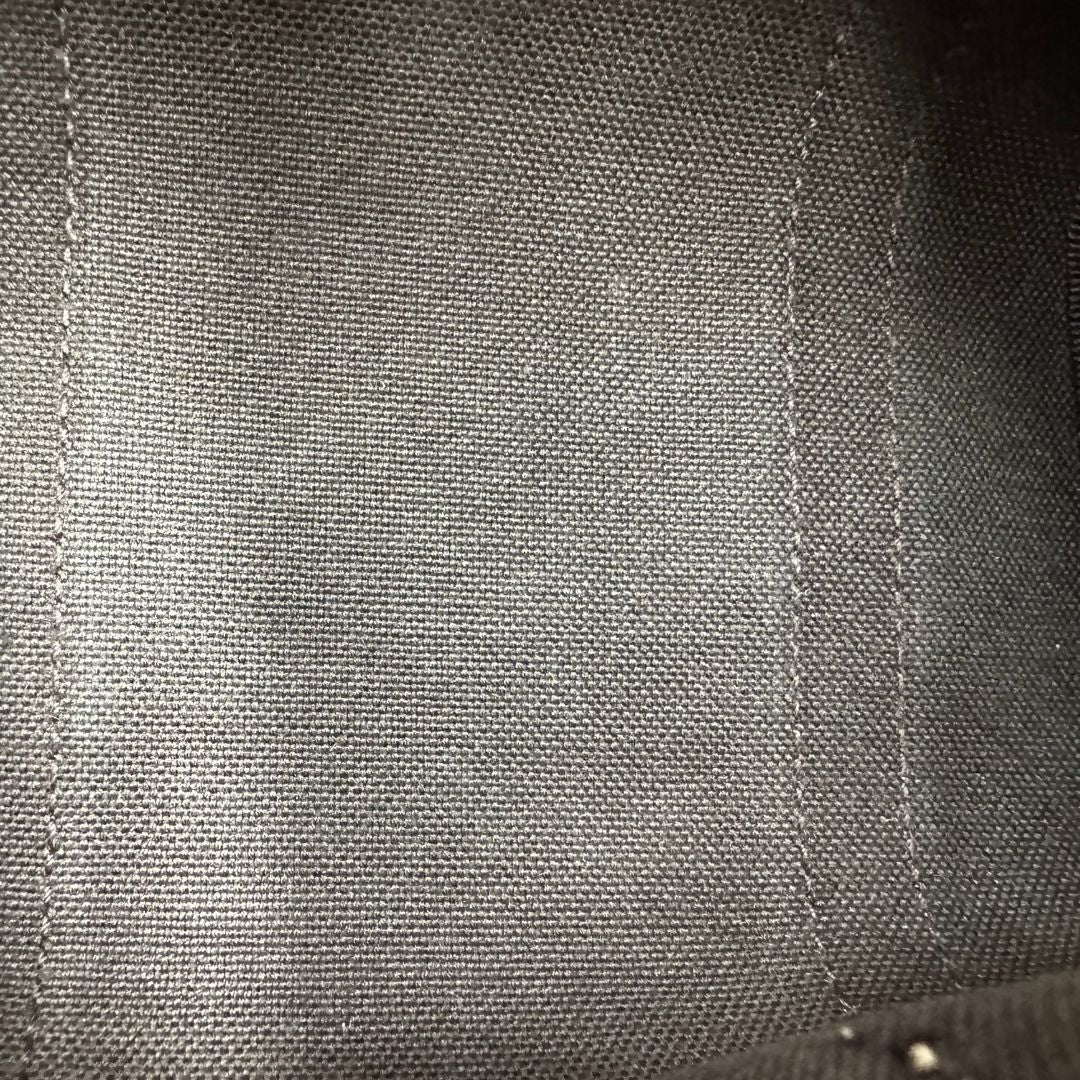 interno Borsa Gucci in tessuto beige GG con finiture in pelle rosa e parti metalliche dorate; munita di doppi manici, indossabile a spalla. Completa di dustbag, di lusso, originale, ottime condizioni. 