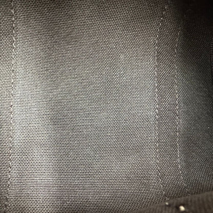 interno Borsa Gucci in tessuto beige GG con finiture in pelle rosa e parti metalliche dorate; munita di doppi manici, indossabile a spalla. Completa di dustbag, di lusso, originale, ottime condizioni. 