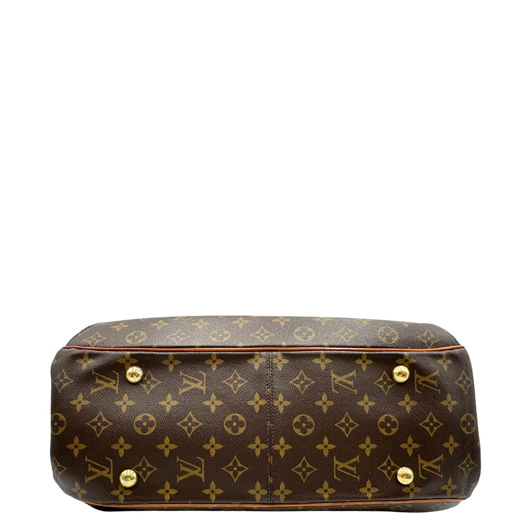 Base di una Borsa Griet LV in canvas marrone monogram, finiture in vacchetta naturale e metalleria dorata. Indossabile a spalla oppure a mano. Originale, usata, di lusso, in ottime condizioni.