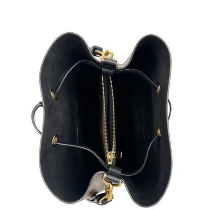 interno Borsa Louis Vuitton in canvas marrone monogram con finiture in pelle nera e parti metalliche dorate; munita di una tracolla regolabile e amovibile, indossabile a spalla o a tracolla. Completa di dustbag, di lusso, originale, ottime condizioni. 