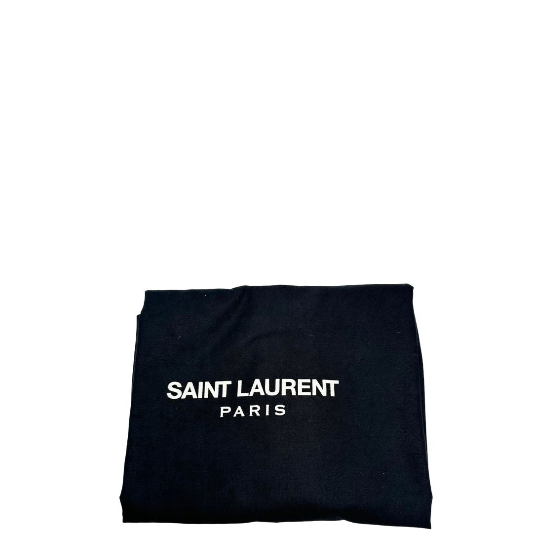 dustbag Borsa Saint Laurent in tessuto nero con bande verdi e finiture in pelle; munita di doppi manici e un accessorio portachiavi. Completa di dustbag, di lusso, originale, ottime condizioni. 