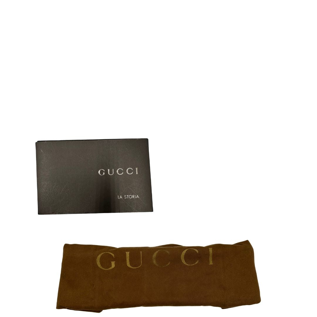 dustbag Borsa Gucci in pelle GG color vinaccia con parti metalliche dorate; munita di un manico singolo e impreziosita da dettaglio Horsebit sul front. Completa di dustbag, di lusso, originale, ottime condizioni.