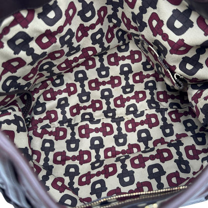 interno Borsa Gucci in pelle GG color vinaccia con parti metalliche dorate; munita di un manico singolo e impreziosita da dettaglio Horsebit sul front. Completa di dustbag, di lusso, originale, ottime condizioni. 