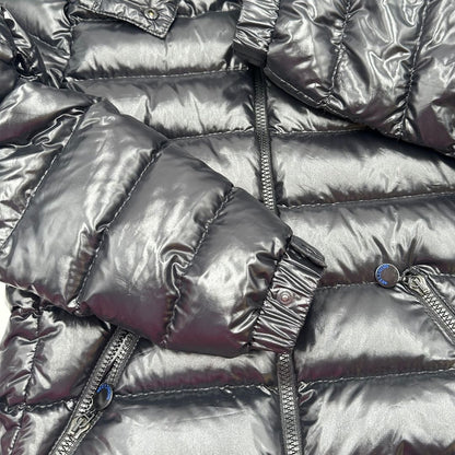  Piumino Moncler in 100 % poliammide nero munito di cappuccio, di lusso, originale, ottime condizioni, usato.
