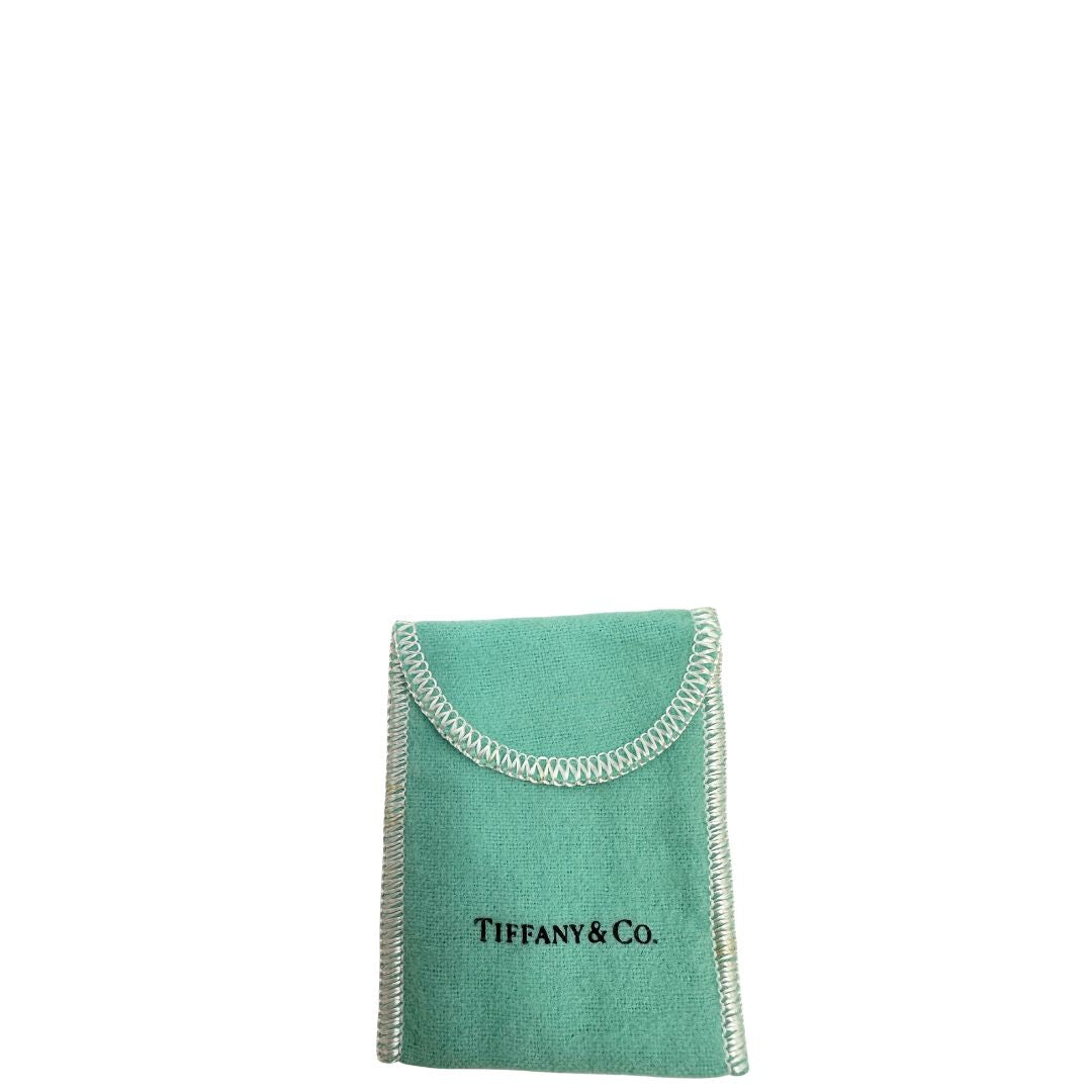 Orecchini Tiffany&Co. della collezione Return To Tiffany con pendenti a forma di cuore in argento 925. Completi di sacchetto, di lusso, originale, ottime condizioni, usata.