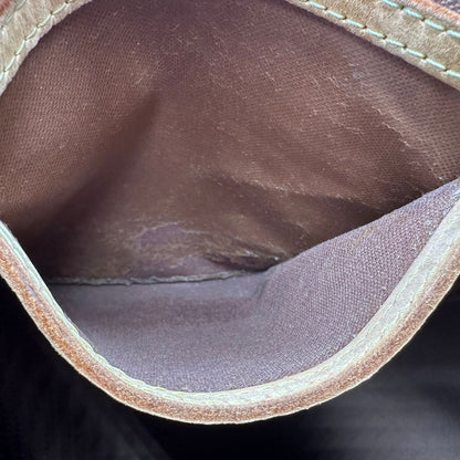 interno  Borsa Louis Vuitton in canvas marrone monogram con finiture in vacchetta naturale e parti metalliche dorate; munita di doppi manici stondati. Completa di dustbag, lucchetto e chiavi, di lusso, originale, ottime condizioni.