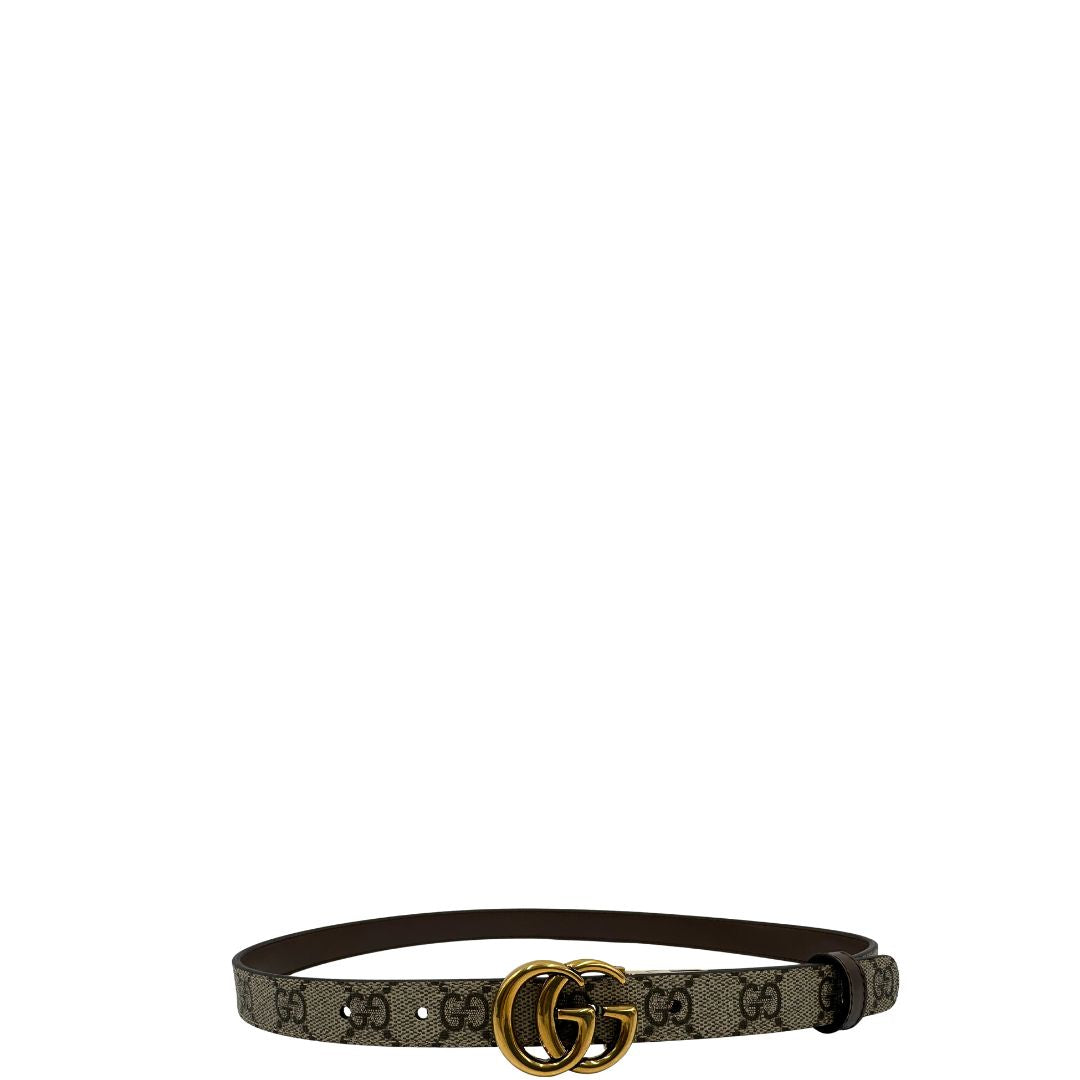  Cintura Gucci reversibile in canvas beige GG e marrone con parti metalliche dorate, di lusso, ottime condizioni, usata.