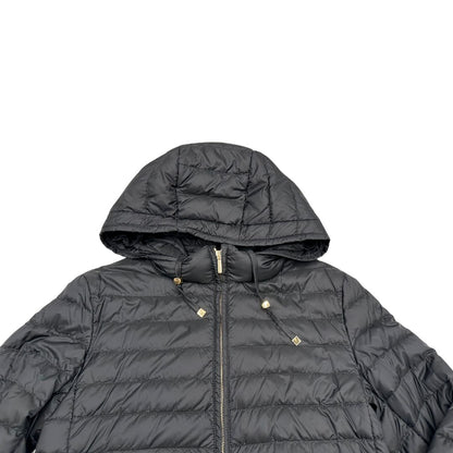 Piumino Max Mara trapuntato nero in 100% poliammide, munito di doppie cinture elastiche, di lusso, originale, usato.