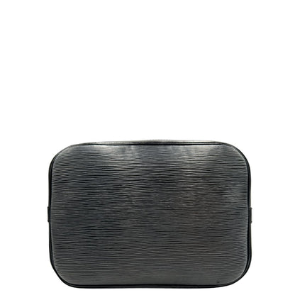Base di un secchiello Noé Louis Vuitton in pelle Epi nera, con parti metalliche dorate e manico regolabile con fibbia. Indossabile a spalla. Completa di dustbag.