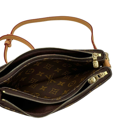 interno Borsa Louis Vuitton in canvas marrone monogram con finiture in vacchetta naturale e parti metalliche dorate; munita di un manico singolo in catena amovibile e un manico allungabile e amovibile, indossabile a spalla e a tracolla. Full set, di lusso, originale, ottime condizioni, usata. 