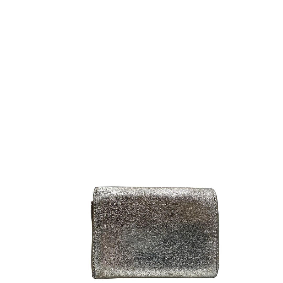 retro Portafoglio Fendi in pelle marrone trama Zucca e pelle color argento metallizzato, di lusso, originale, ottime condizioni.
