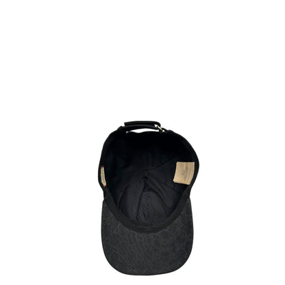 Cappello Gucci in tessuto GG nero con logo frontale dorato. Munito di dustbag e cartellino, di lusso, originale, ottime condizioni.