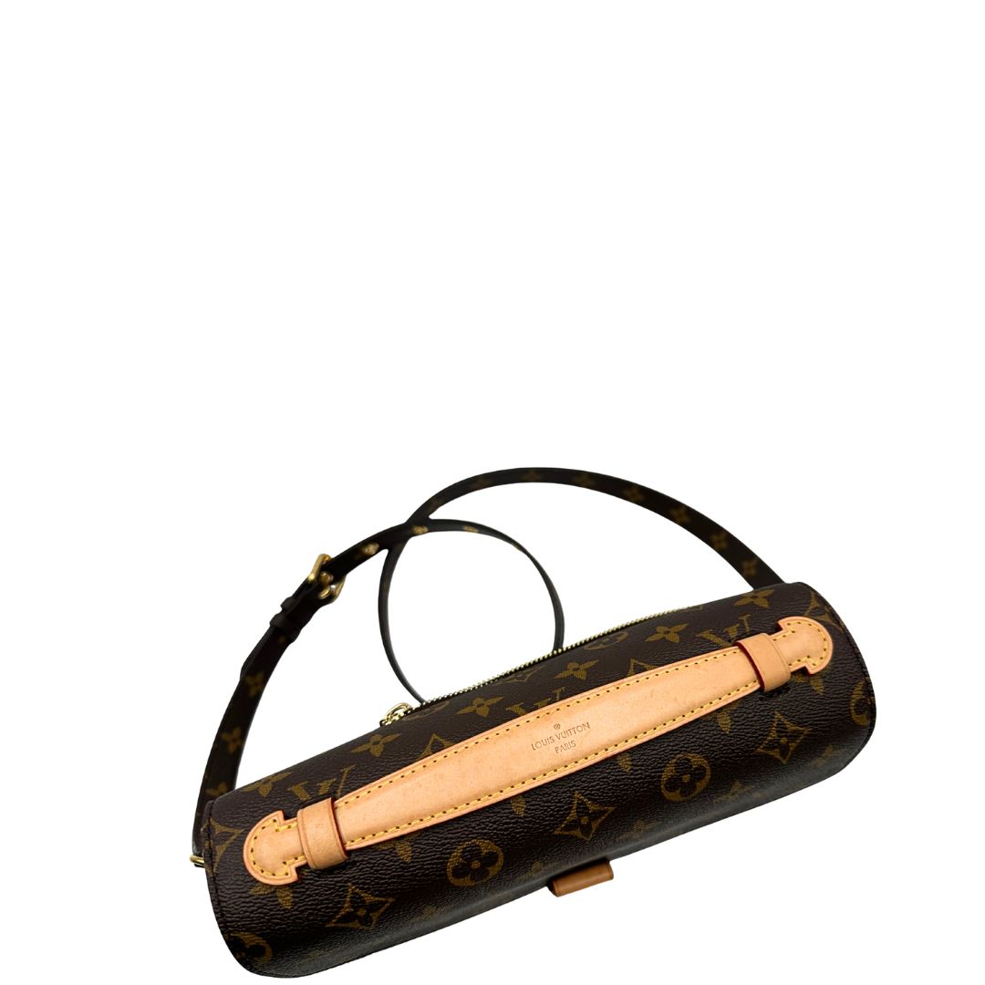 manico Borsa Louis Vuitton Métis in canvas marrone monogram con dettagli in vacchetta naturale e parti metalliche dorate. Munita di un manico singolo e una tracolla regolabile e amovibile. Dotata di scatola e dustbag, di lusso, originale, ottime condizioni. 